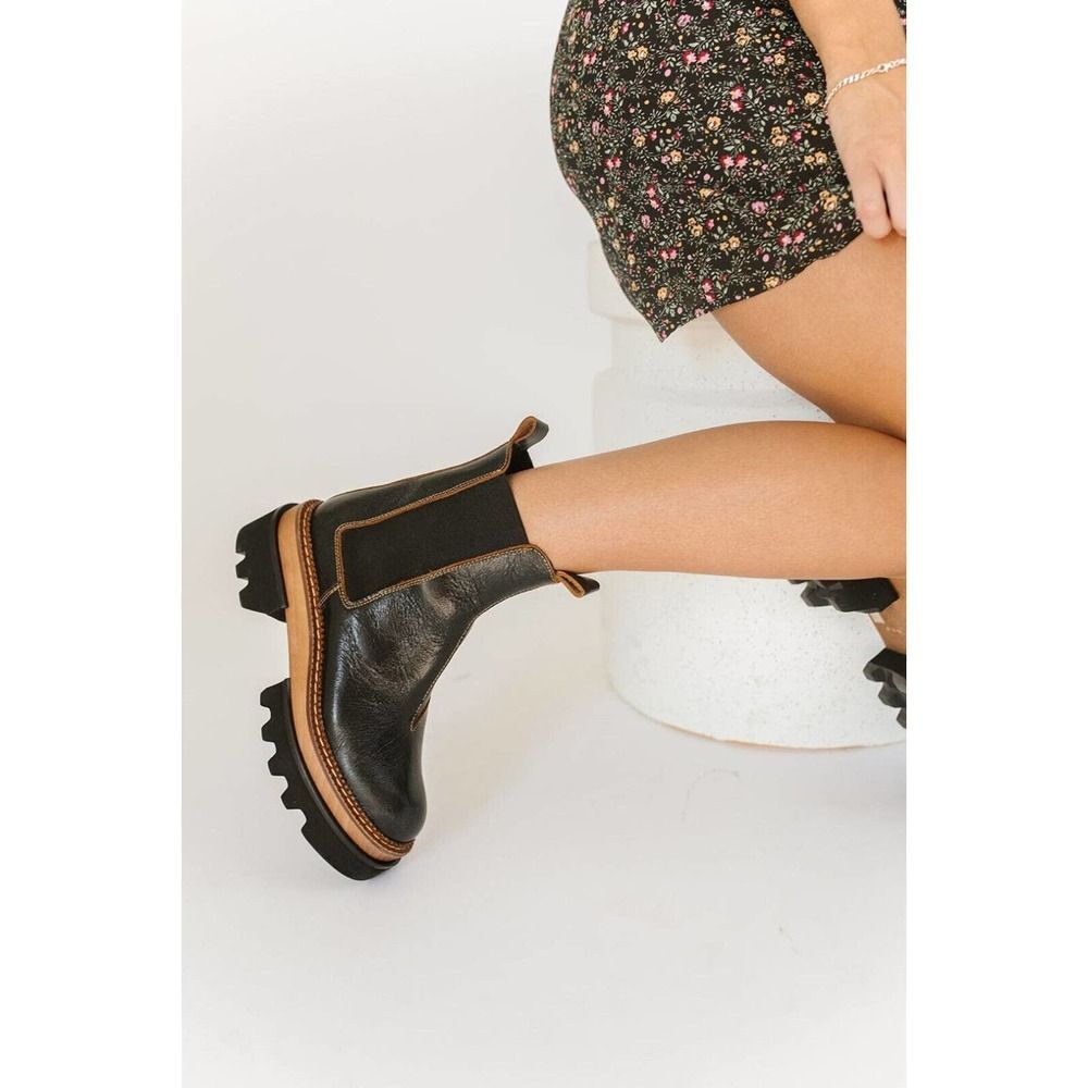 Free People Vance Chelsea Platform Boots Blue Patent Womens 8 EU 38